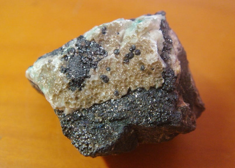 チェコ産 ピッチブレンド ボトリオイダル 原石 47,85g ラジウム