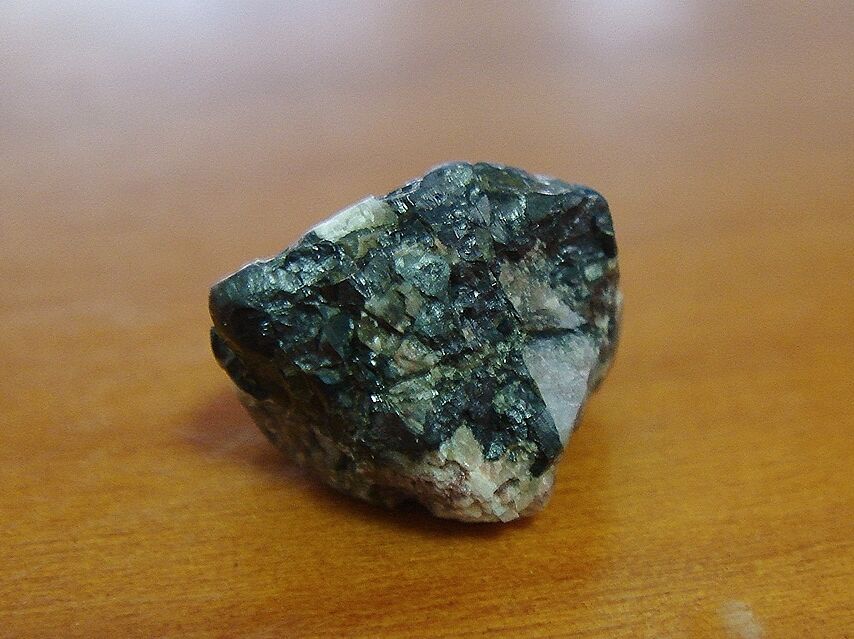 チェコ産 ピッチブレンド ラジウム鉱石 ペンダントトップ-