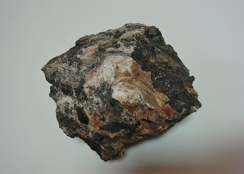 チェコ産 ピッチブレンド/瀝青ウラン鉱/閃ウラン鉱 556,0g | ICONIC STORE