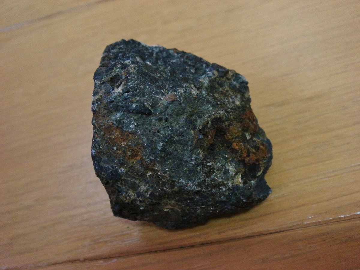 チェコ産 ピッチブレンド/瀝青ウラン鉱/閃ウラン鉱 48,5g | ICONIC STORE