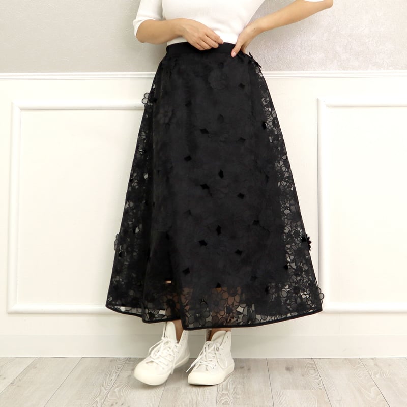 立体フラワー刺繍レーススカート（ブラック） | Cesario