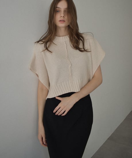 knit-02335  French Sleeve Cropped Knit   Light-Beige Black
