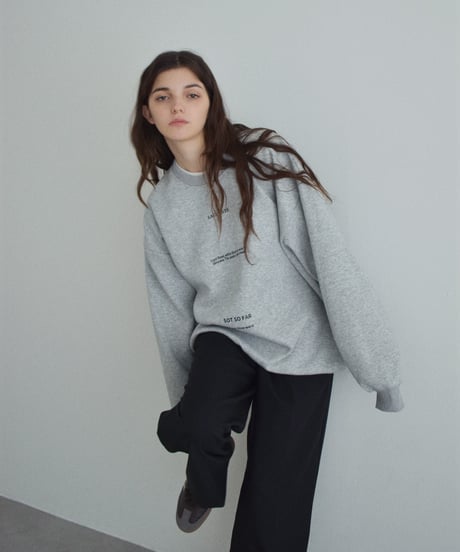 【UNISEX】 tops-02590　"SOT SO FAR" Logo Pullover Gray Black
