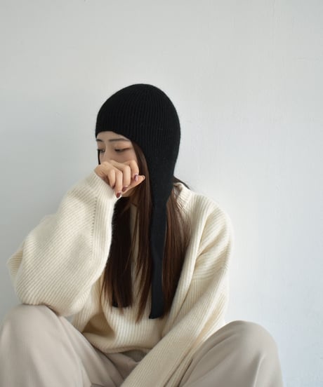 cap-02063　Ear Flap Beanie Off-White  Gray Black