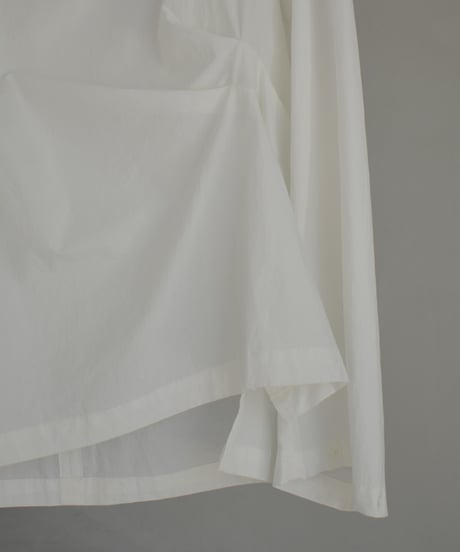 tops-02526　Drape Neck Blouse　White Gray