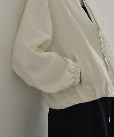 outer-02098 Crew Neck Zip Blouson Ecru Black