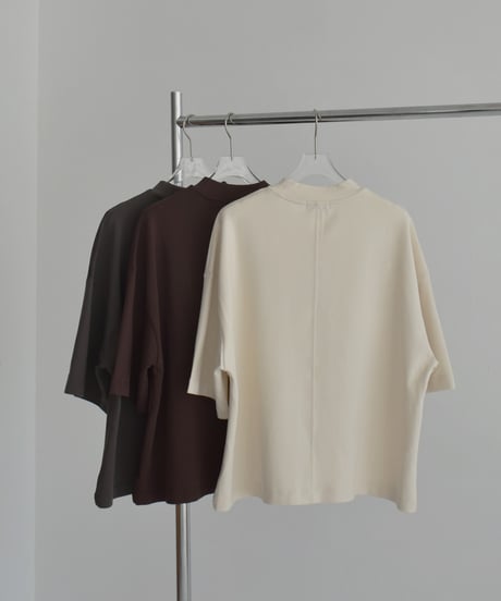 nh-tops-02566　Half-Sleeve Mock Neck Tee  Ecru Charcoal Brown