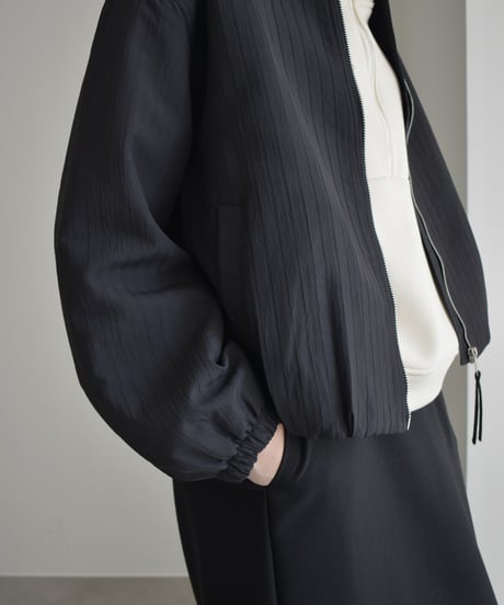 outer-02098 Crew Neck Zip Blouson Ecru Black