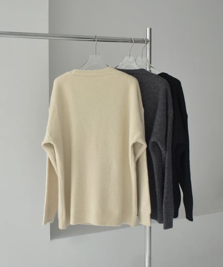 knit-02346　V-neck Oversized Knit  Ecru Gray Black