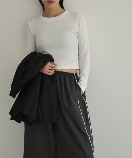 tops-02463　Back Open Fit Top　White　Ivory　Charcoal　Black