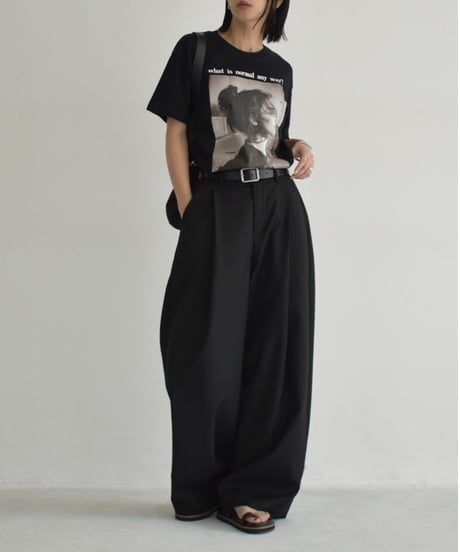 nh-tops-02559  Graphic Tee 'What is'  White  Black