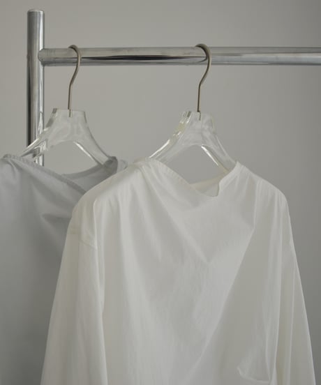 tops-02526　Drape Neck Blouse　White Gray