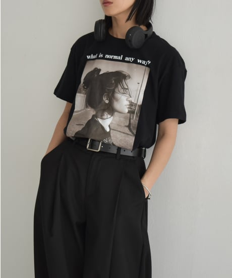 nh-tops-02559  Graphic Tee 'What is'  White  Black