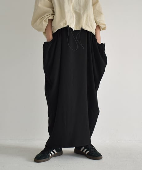 bottoms-07018　Pocket Gathered Cocoon Skirt　Ecru　Black