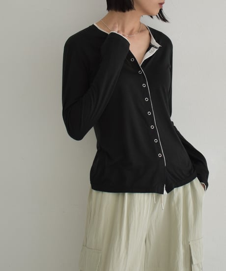 tops-02541　Layered-Like Snap Button Pullover  Beige Black
