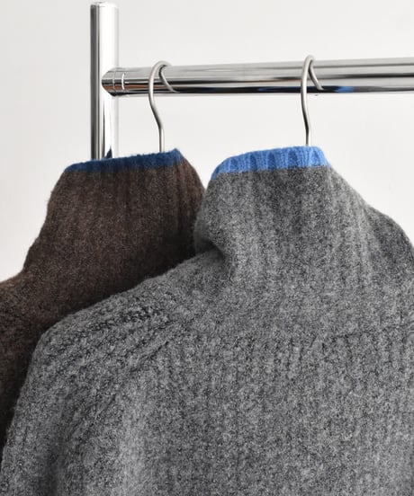 knit-02349　Bicolor High-neck Knit　Gray Brown