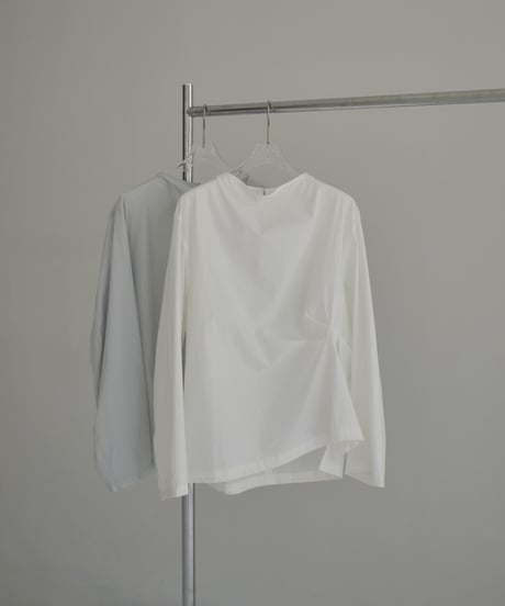 tops-02526　Drape Neck Blouse　White Gray