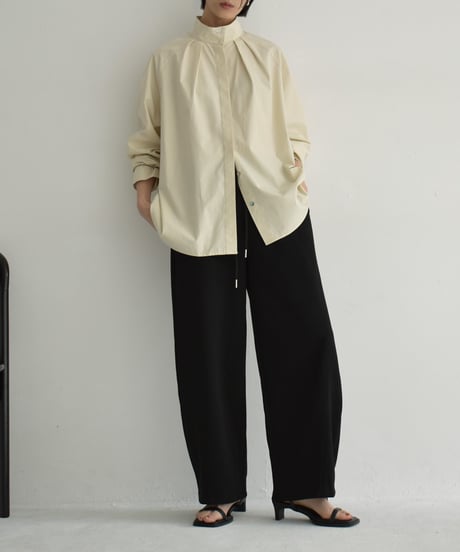 tops-02535　Hight Neck Tuck Blouse　White Beige