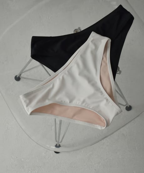 swim-02461　Low-rise Bikini Swim Bottoms　White　Black