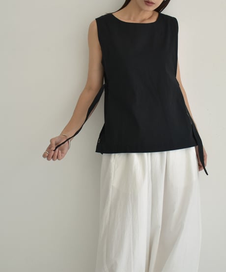 tops-02499　Side Ribbon Sleeveless Top Beige Black