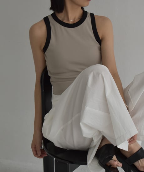 nh-tops-02561　Bicolor Cropped Tank Top  Khaki  Beige  Black