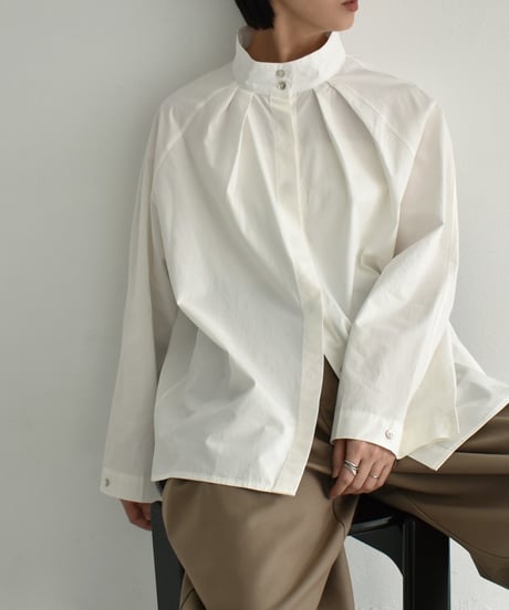 tops-02535　Hight Neck Tuck Blouse　White Beige