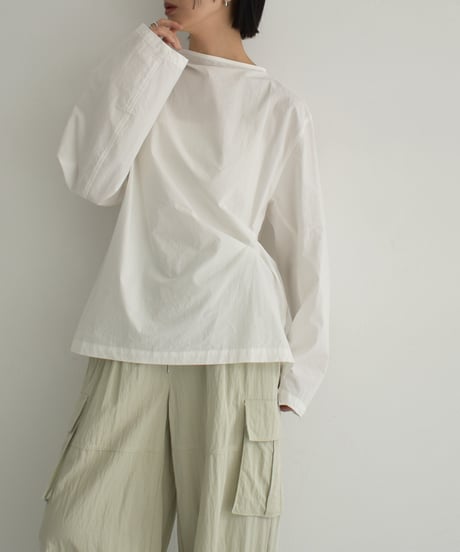 tops-02526　Drape Neck Blouse　White Gray