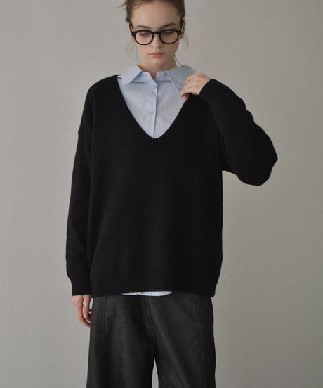knit-02346　V-neck Oversized Knit  Ecru Gray Black