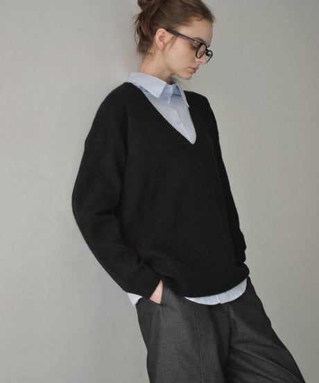 knit-02346　V-neck Oversized Knit  Ecru Gray Black