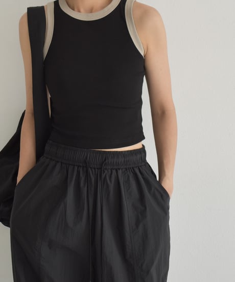 nh-tops-02561　Bicolor Cropped Tank Top  Khaki  Beige  Black