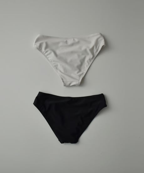 swim-02461　Low-rise Bikini Swim Bottoms　White　Black