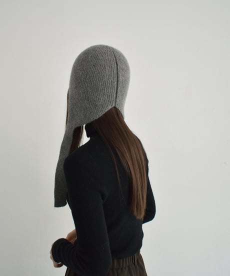 cap-02063　Ear Flap Beanie Off-White  Gray Black