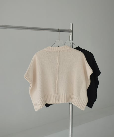 knit-02335  French Sleeve Cropped Knit   Light-Beige Black