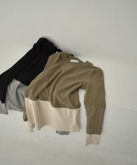 tops-02457　Bicolor Faux Layered Tops　Khaki　Black