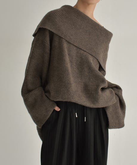 knit-02299　Off-the-shoulder oversized knit in Mocha Black
