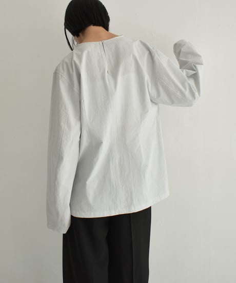 tops-02526　Drape Neck Blouse　White Gray