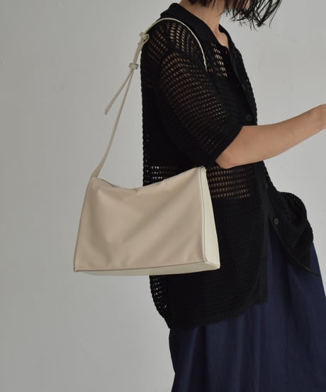 bag2-02664  Square Shoulder Bag  Ecru Black