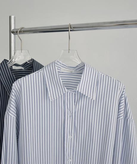 tops-02521　Oversized Striped Shirt  White Navy