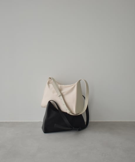 bag2-02664  Square Shoulder Bag  Ecru Black