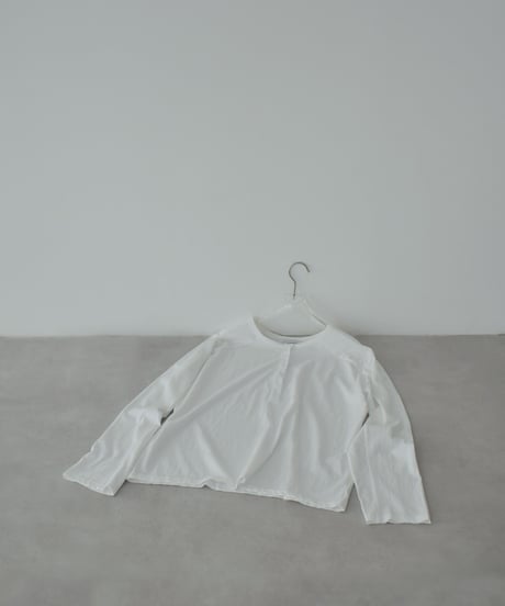 tops-02601 Henley Neck Long T-Shirt White