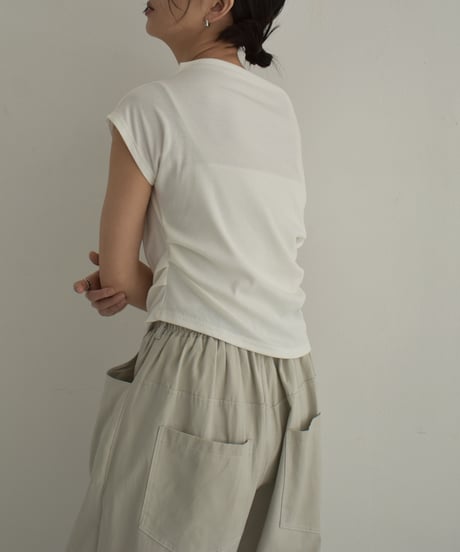 tops-02471　Off-The-Shoulder Compact T-Shirt White Charcoal
