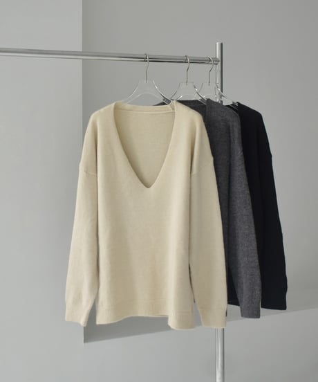 knit-02346　V-neck Oversized Knit  Ecru Gray Black
