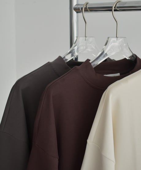 nh-tops-02566　Half-Sleeve Mock Neck Tee  Ecru Charcoal Brown
