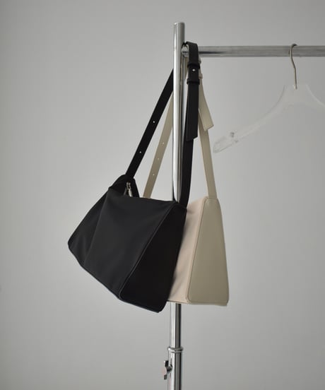 bag2-02664  Square Shoulder Bag  Ecru Black
