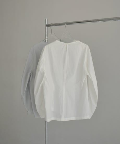 tops-02526　Drape Neck Blouse　White Gray