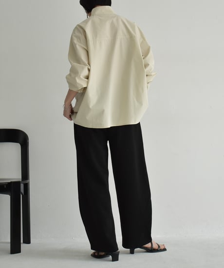 tops-02535　Hight Neck Tuck Blouse　White Beige