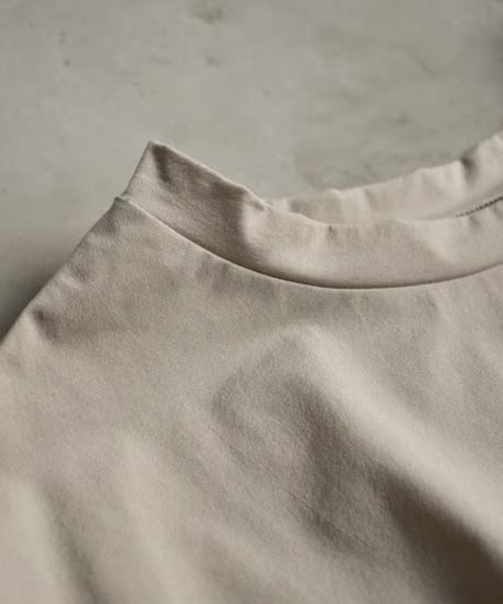 swim-04001　Made in Japan Short Sleeve Back Slit Rash Guard Beige