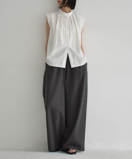 tops-02551 Front Tuck Sleeveless Blouse White Charcoal Black