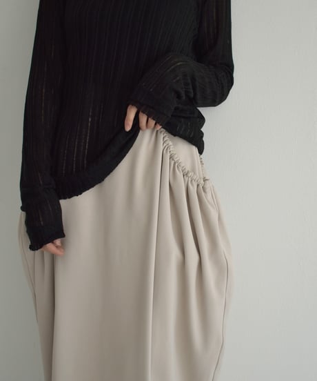 bottoms-07018　Pocket Gathered Cocoon Skirt　Ecru　Black