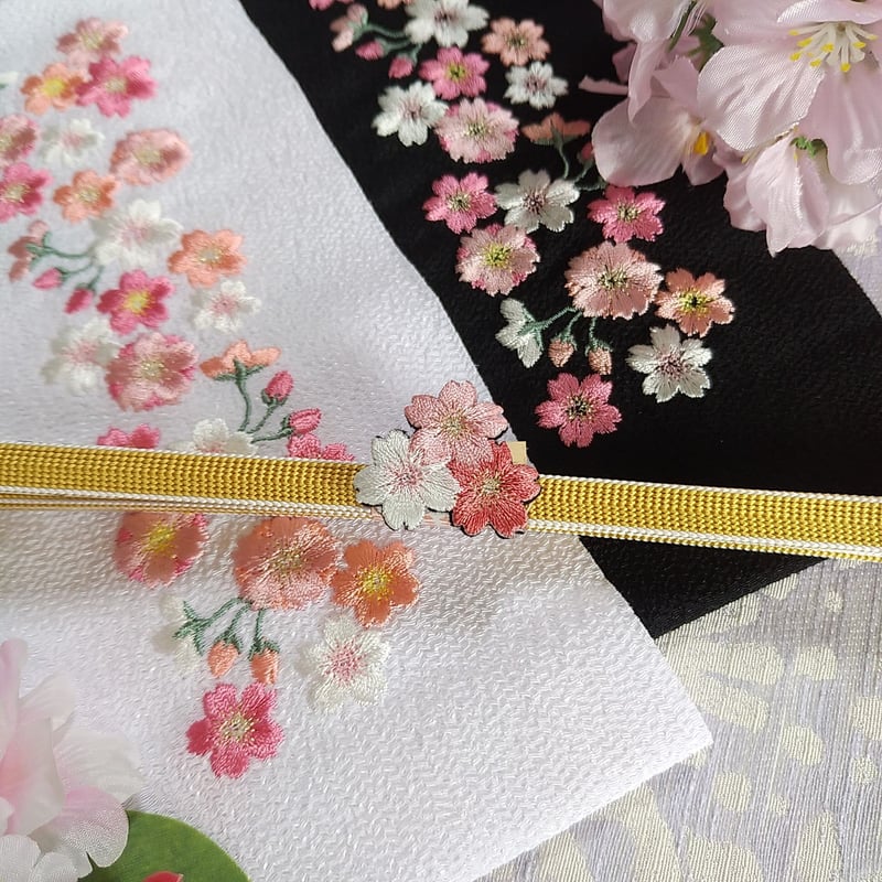 桜の刺繍半衿 夜桜（黒地） | カジュアルキモノ Orange bird STORE